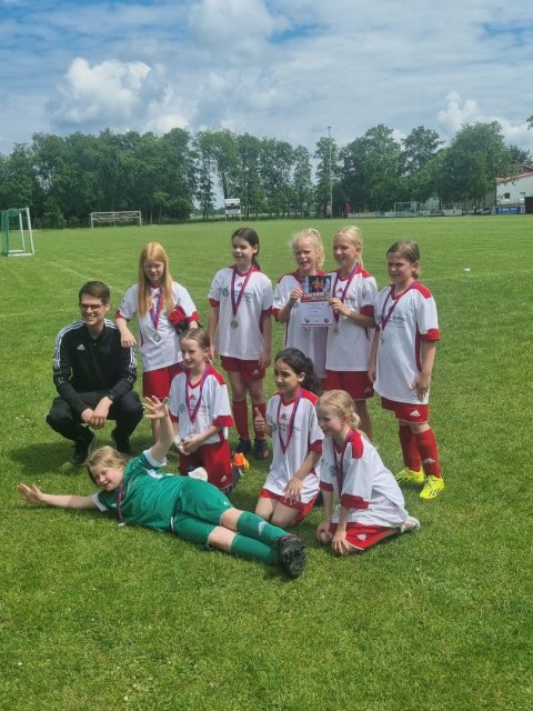 Schulfußballturnier der Mädchen Bild 1