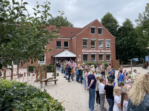 Verabschiedung der vierten Klassen Bild 1